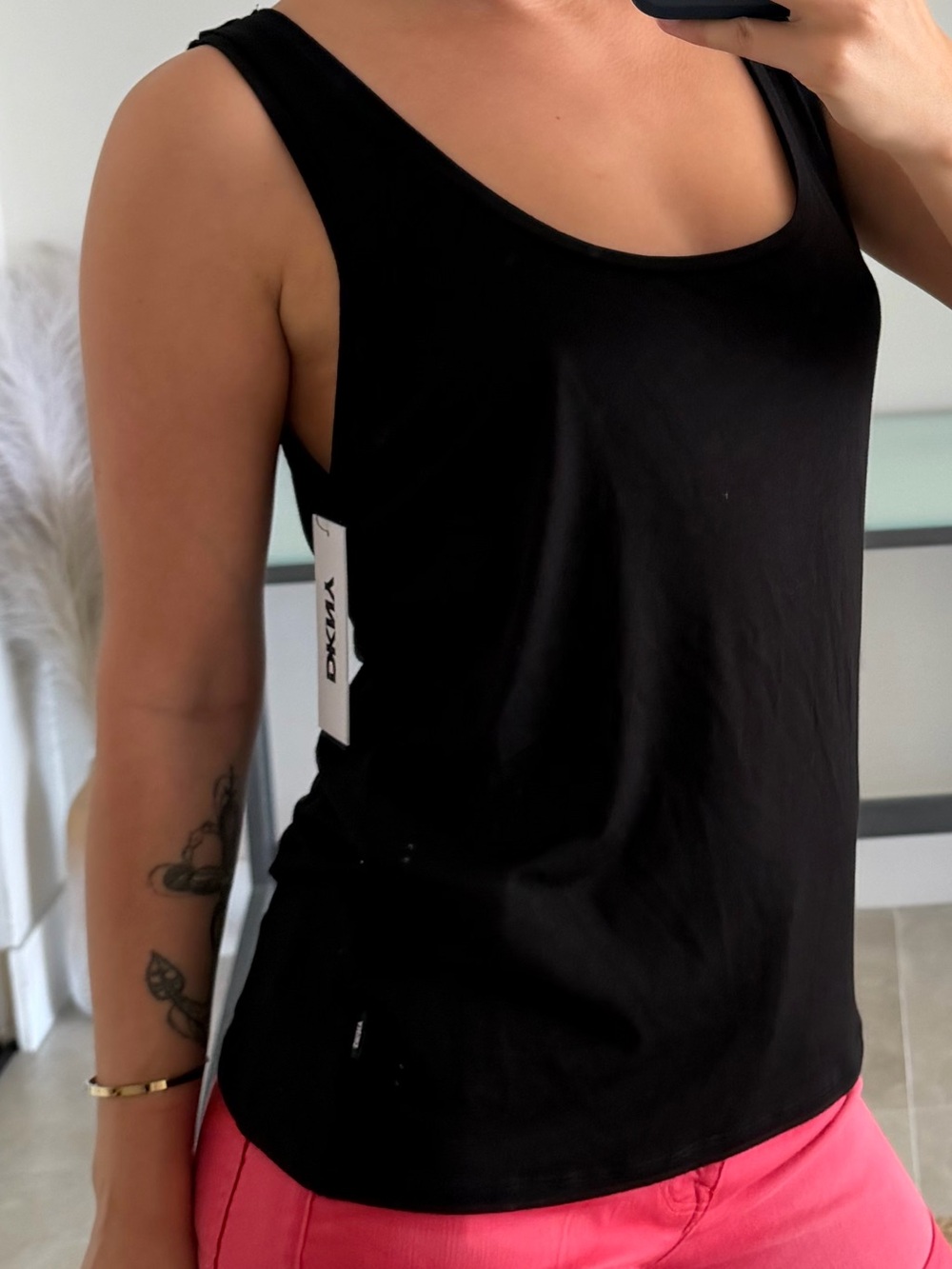 DKNY Women's Black Scoop Neck Tank Top